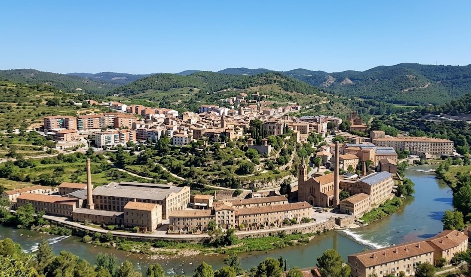 Paisaje de Navàs, las colonias y el río Llobregat